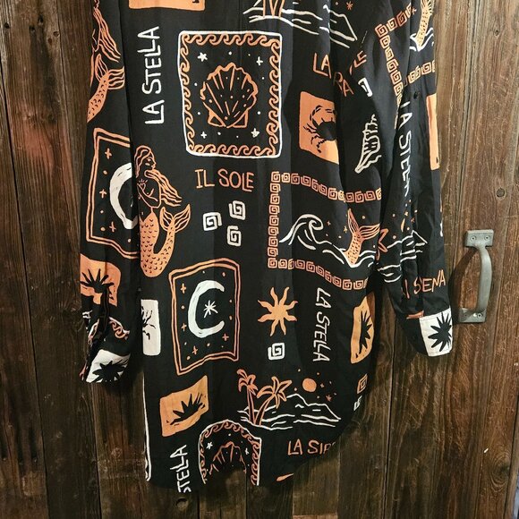 Bali Queen Oversized Button-Down Shirt – Black & Orange Boho Tropical Print - Picture 3 of 3